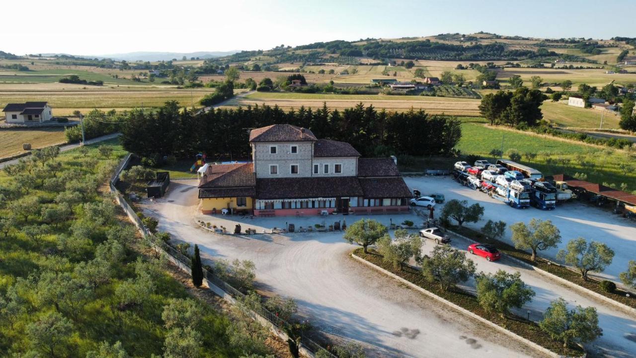הוילה פייטרלצ'ינה Agriturismo La Vecchia Cascina Di Paolo & Belinda מראה חיצוני תמונה