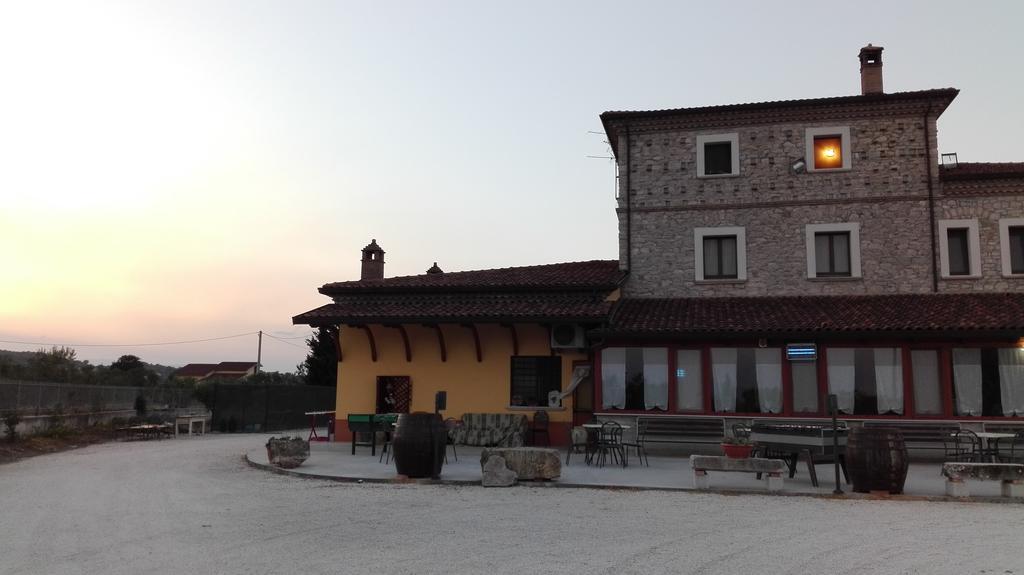 הוילה פייטרלצ'ינה Agriturismo La Vecchia Cascina Di Paolo & Belinda מראה חיצוני תמונה