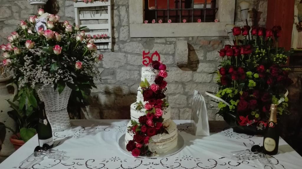 הוילה פייטרלצ'ינה Agriturismo La Vecchia Cascina Di Paolo & Belinda מראה חיצוני תמונה