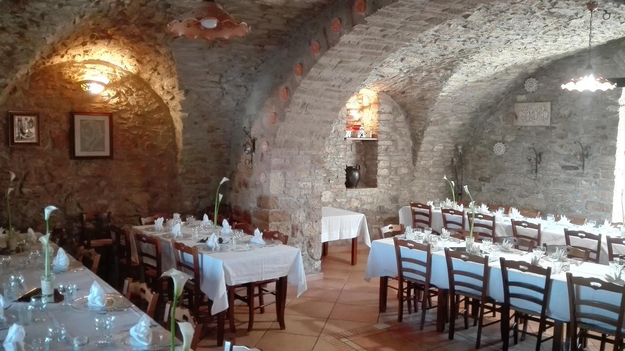 הוילה פייטרלצ'ינה Agriturismo La Vecchia Cascina Di Paolo & Belinda מראה חיצוני תמונה